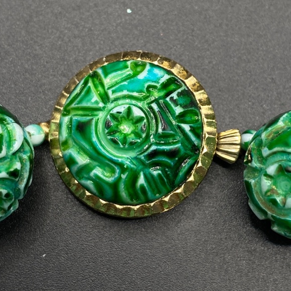 Vintage Hong Kong Vintage Green Acrylic Textured Beads Covered Gold Tone Slider - Picture 5 of 10